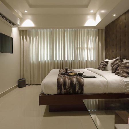 Hotel Ariana Residency Mumbai Exterior photo