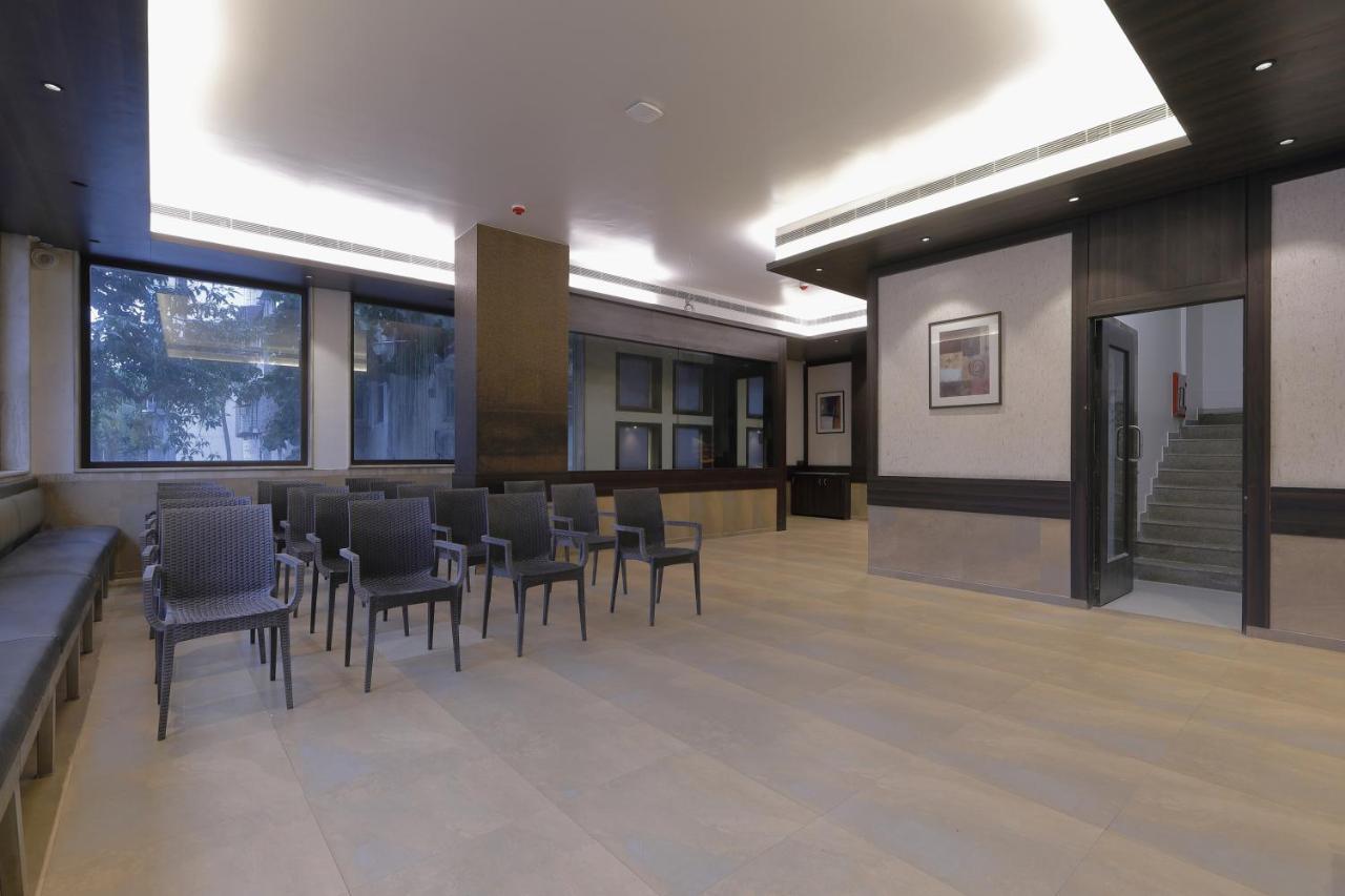 Hotel Ariana Residency Mumbai Exterior photo
