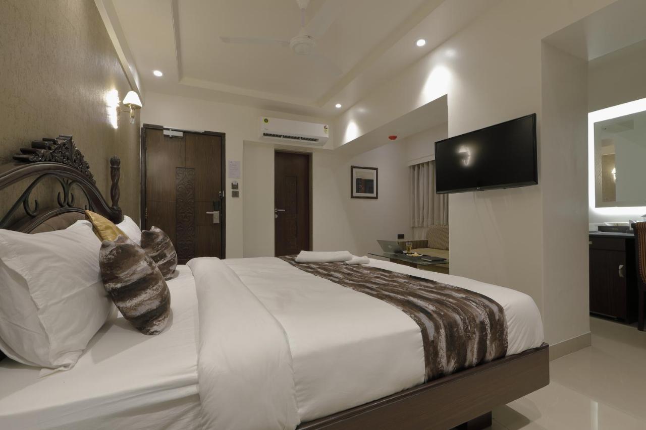 Hotel Ariana Residency Mumbai Exterior photo