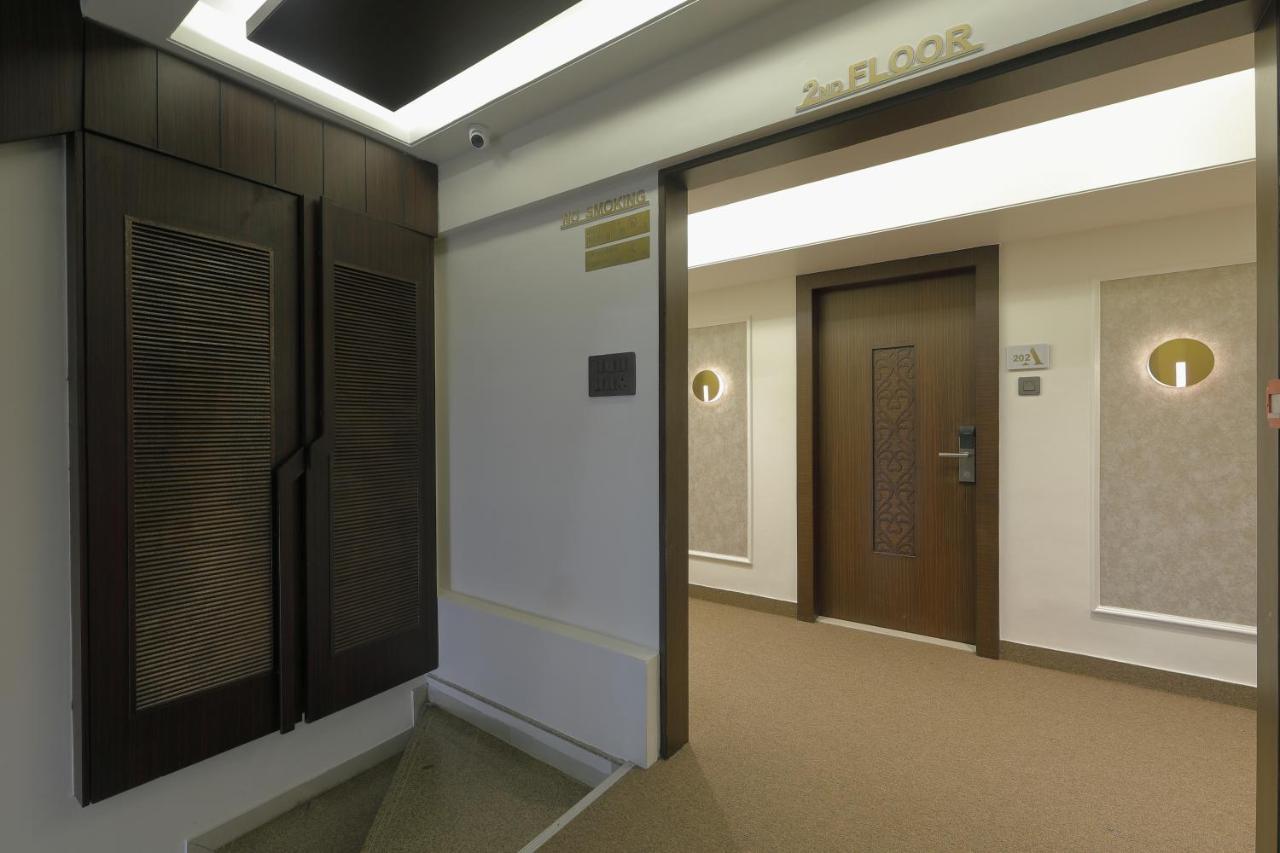 Hotel Ariana Residency Mumbai Exterior photo